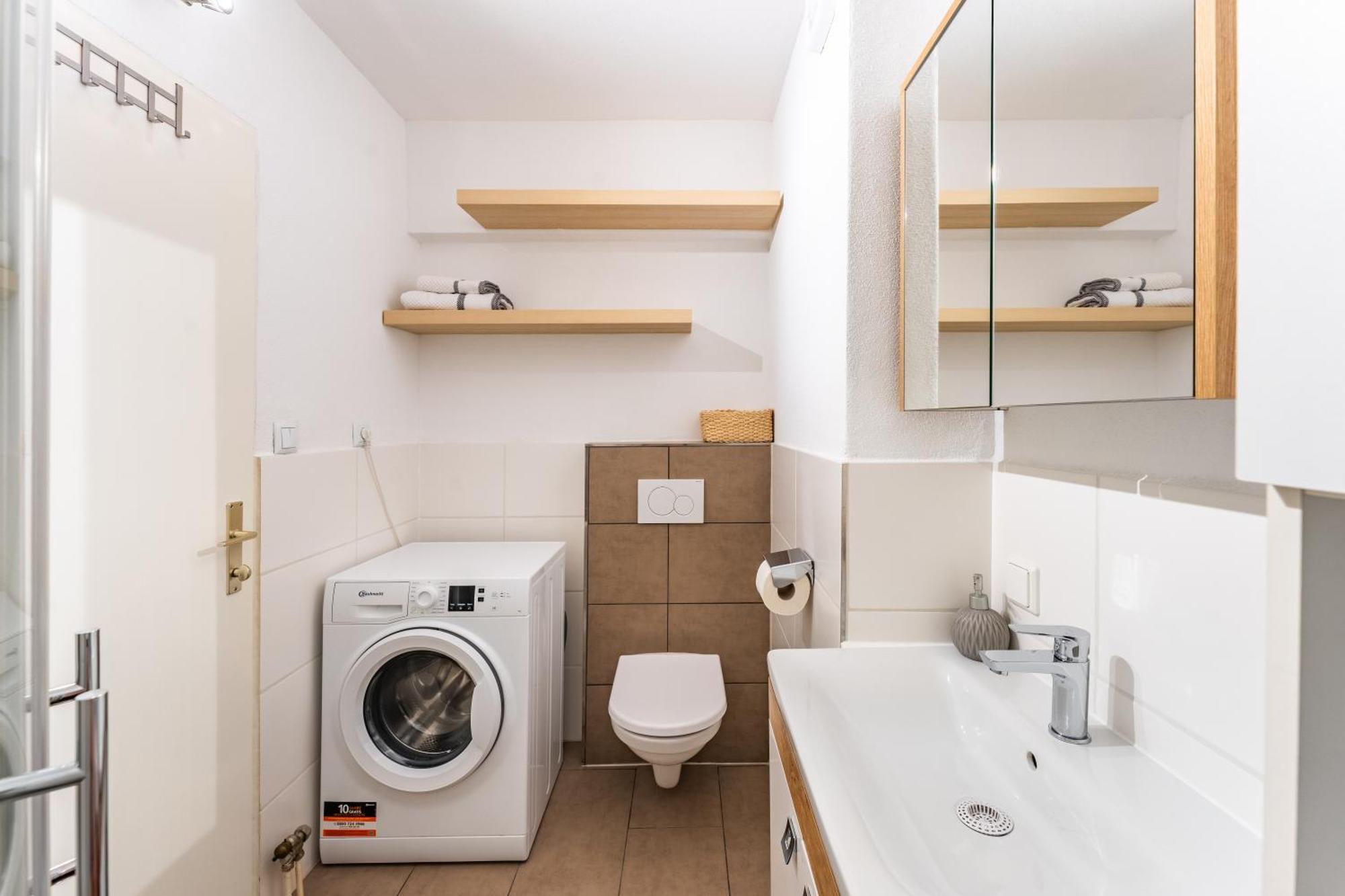 Billys Apartment Zentrum, Renoviert, Garage, Netflix モントゼー エクステリア 写真